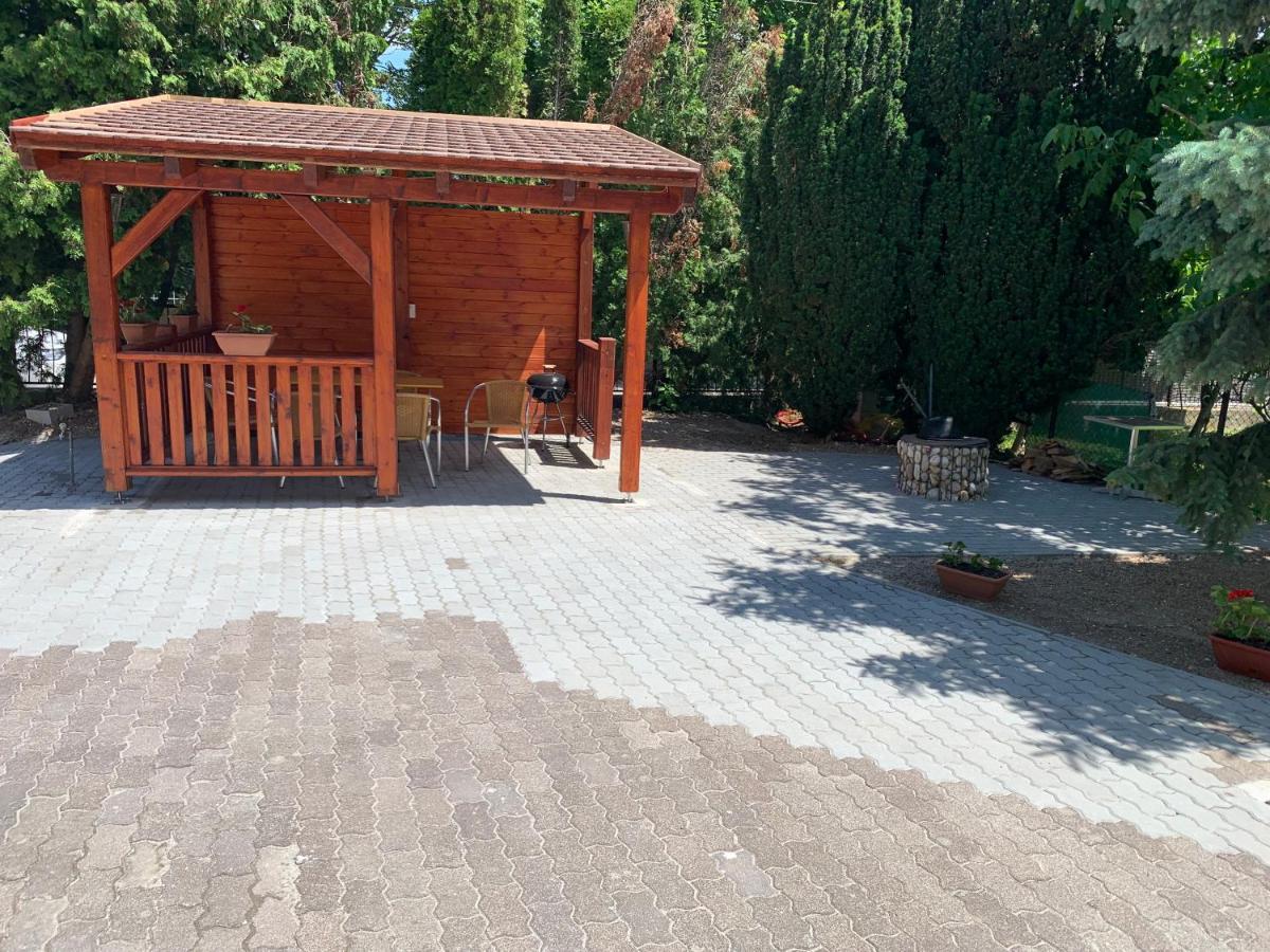 Borsi Apartman Balatonalmádi Екстериор снимка