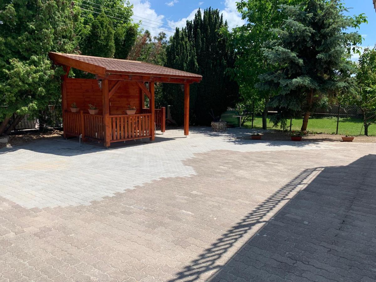 Borsi Apartman Balatonalmádi Екстериор снимка
