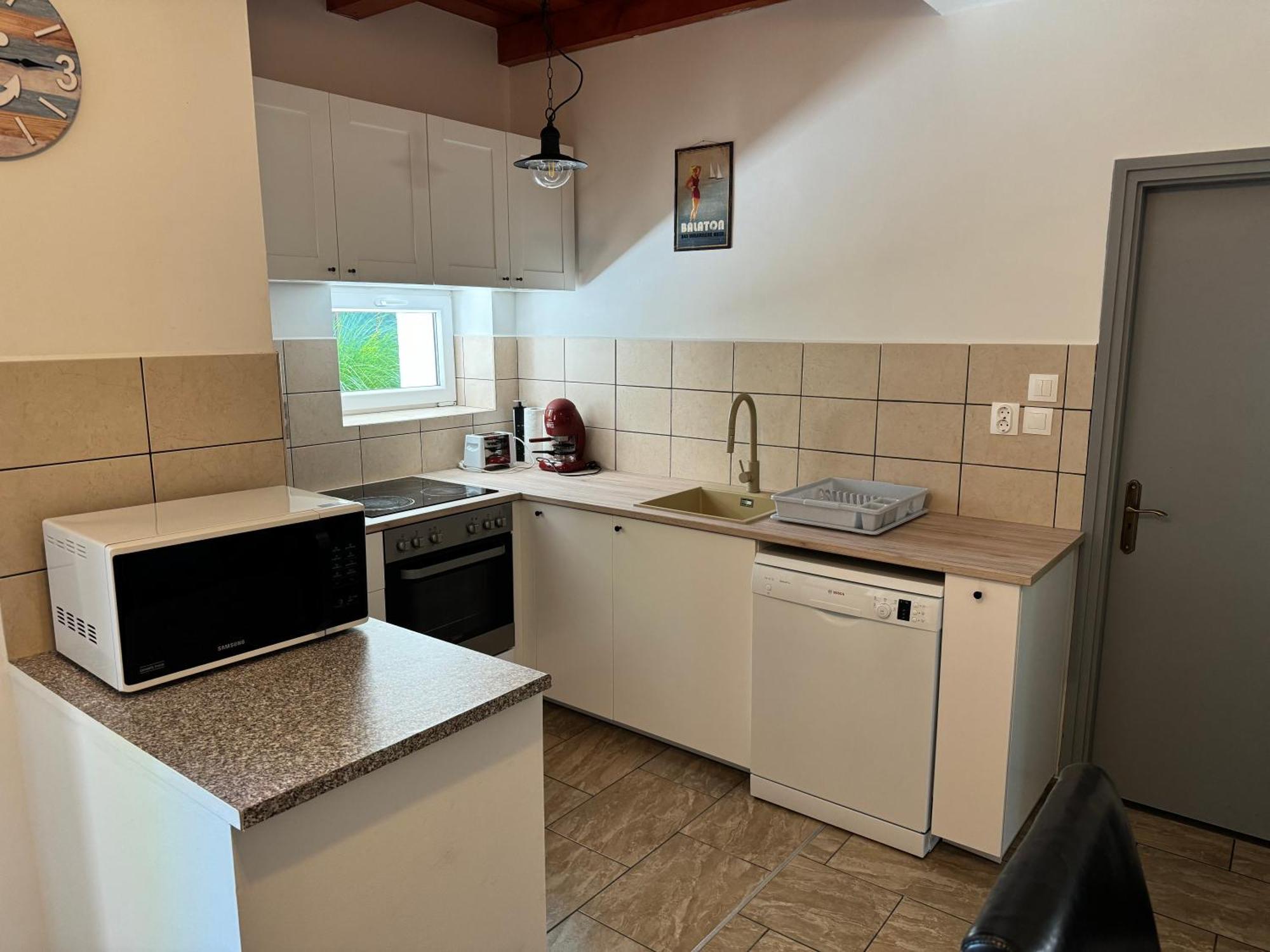Borsi Apartman Balatonalmádi Екстериор снимка