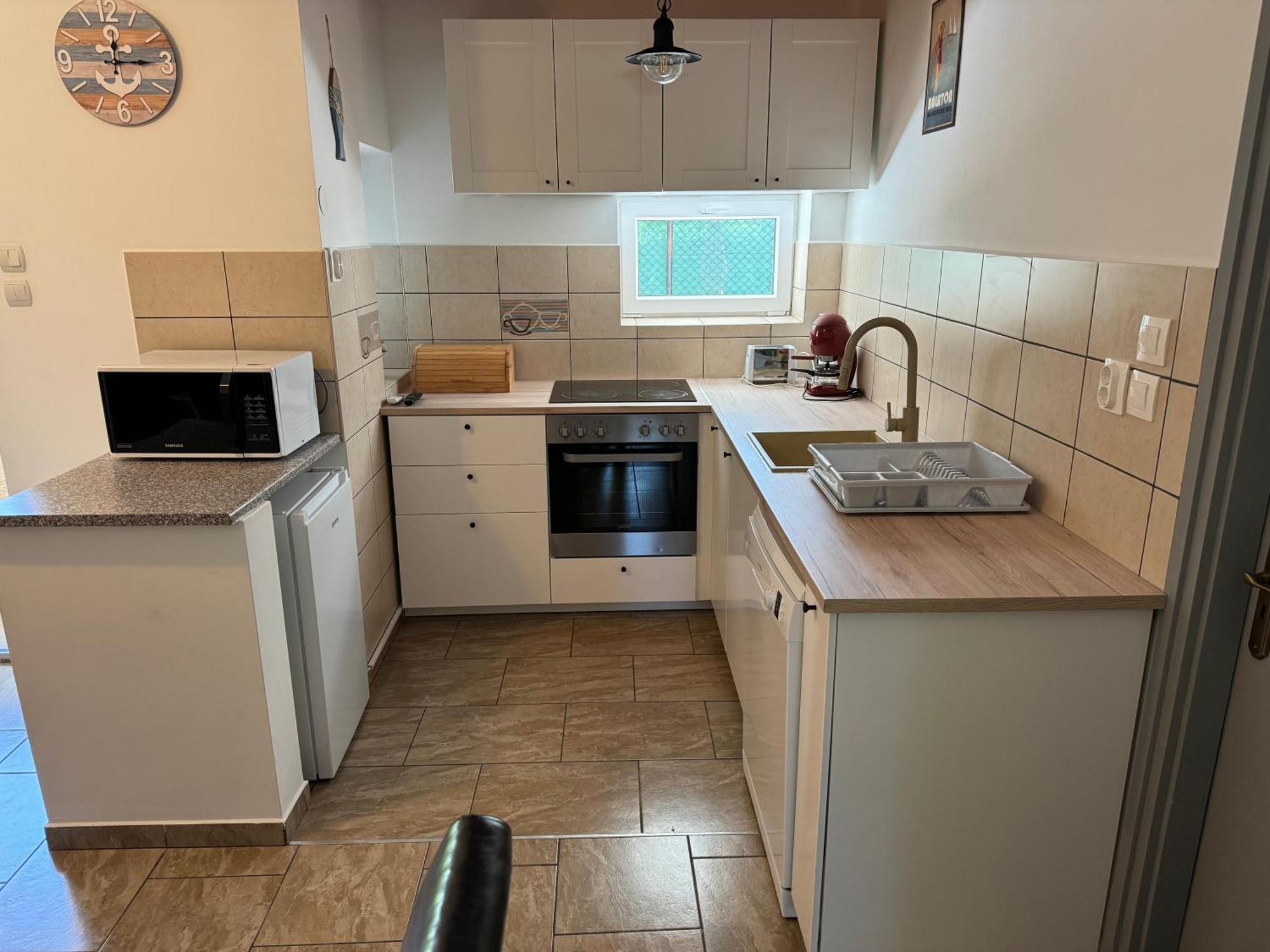 Borsi Apartman Balatonalmádi Екстериор снимка